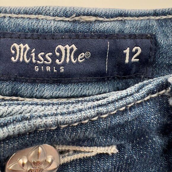 Miss Me Girls Criss Cross Sequin Adjustable Elastic Waist Mid-Rise Shorts 12 - Picture 4 of 10